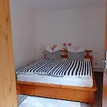 Mit Garten Und Spielplatz Lägenhet Klingenthal