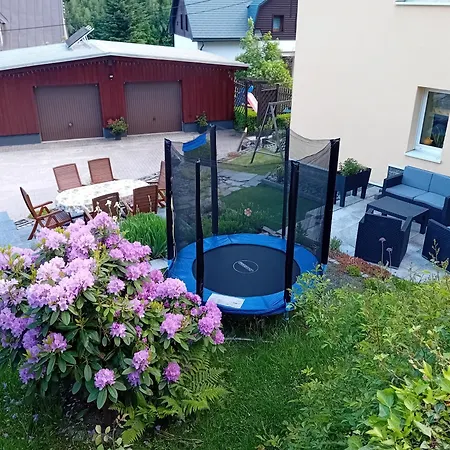 Mit Garten Und Spielplatz Klingenthal