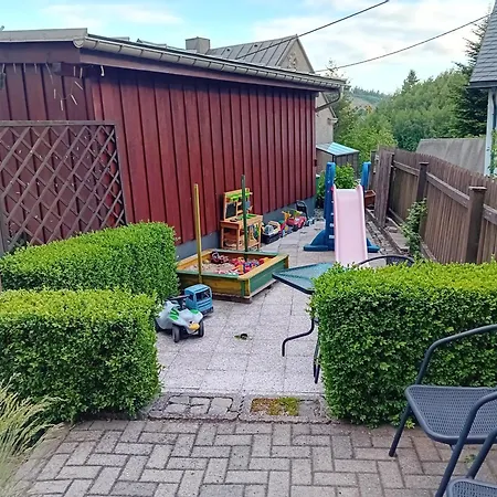 Mit Garten Und Spielplatz Apartman