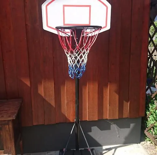 Mit Garten Und Spielplatz كلينغنتال