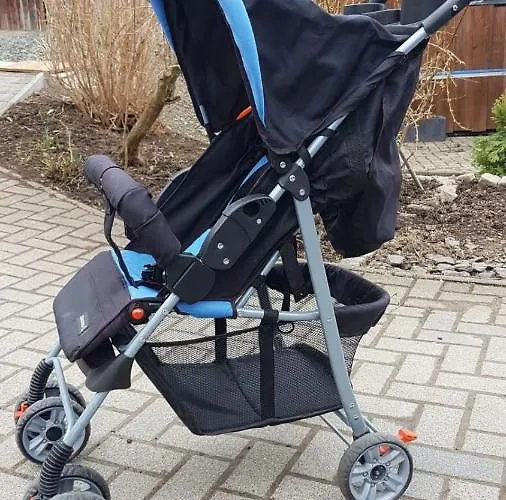 Mit Garten Und Spielplatz شقة كلينغنتال