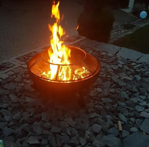 Mit Garten Und Spielplatz *